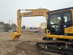 รถขุดไฮดรอลิก Komatsu PC220-8 น้ำหนัก 22600 กก. พร้อมเกียร์และมอเตอร์ รุ่นปี 2022 ประสิทธิภาพยอดเยี่ยม แบรนด์ญี่ปุ่น ขาย - Product Image 5