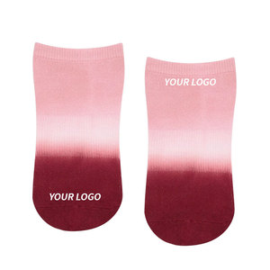 Calcetines de Yoga y Pilates de Silicona Antideslizantes de Alta Calidad para Mujer, Diseño Moderno con Logotipo Personalizado, Personalización al por Mayor - Product Image 2