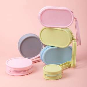 Bolsa de Cosméticos de Silicona Reutilizable, Ecológica y Portátil para Viajes, Multifuncional, de Gran Capacidad, con Diseño Personalizable para Chicas - Product Image 1