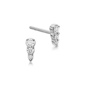 2025 moda Nueva joyería barata de alta calidad 925 plata esterlina chapada en oro Mini Trio diamante pequeños pendientes de tuerca - Product Image 6