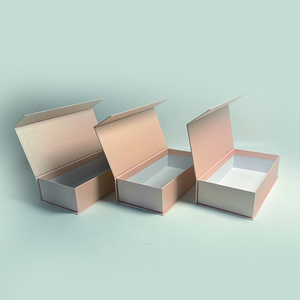 Scatola Regalo di Lusso con Coperchio a Ribalta in Cartone Rigido da 2mm, Chiusura Magnetica, Materiali Riciclati, Laminazione Lucida, Pronta per la Spedizione - Product Image 4