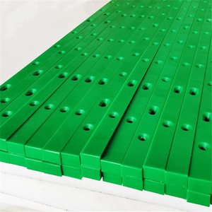 Chaîne de convoyeur sur mesure de qualité professionnelle, bande de support en UHMWPE verte, rail de guidage en plastique à rainures pour équipement de convoyage - Product Image 1