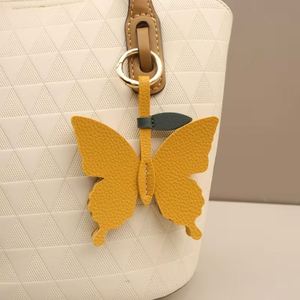Elegant PU Leather Butterfly Pendant Keyring Portable Butterfly Charm Keychain Accessories for Women Stylish Handbag Decorations - Product Image 1
