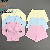 Ensemble de sport 2 pièces pour femme : haut à manches longues col en V et short – Tenue de yoga, fitness, course et cyclisme ajustée