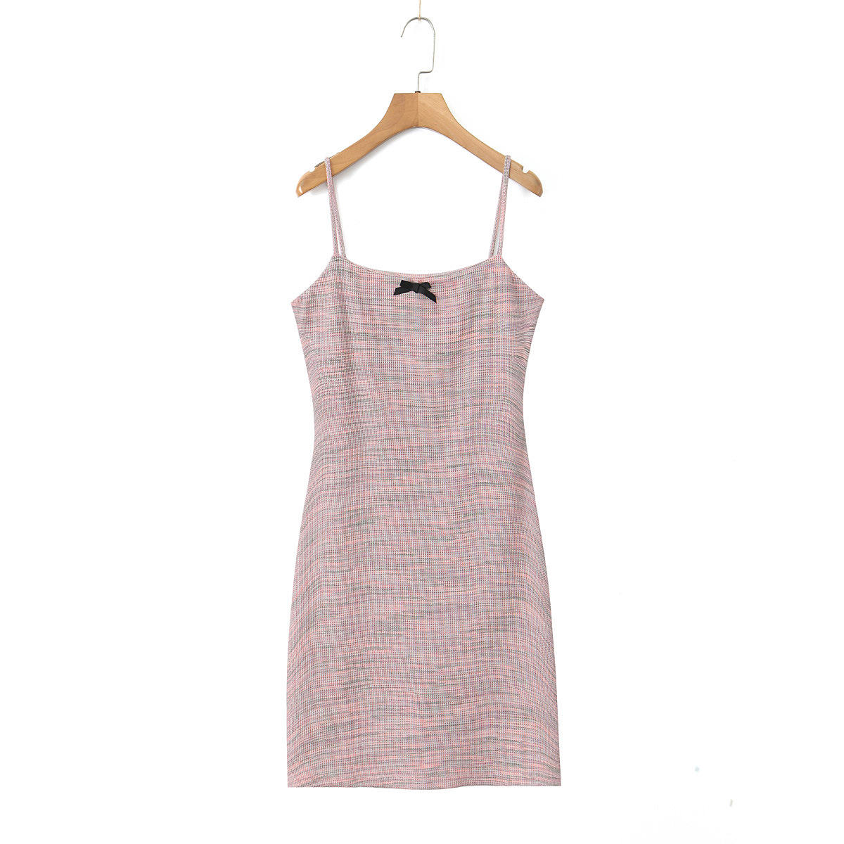 ชุดเดรสสีชมพู