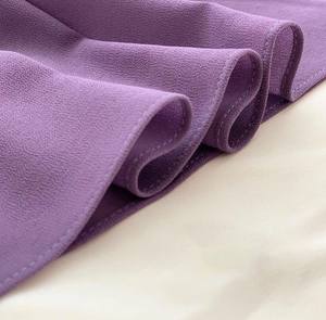 ผ้าคลุมศีรษะชีฟองเนื้อหนาคุณภาพสูง 102 สี ผ้าคลุมศีรษะมุสลิมสำหรับผู้หญิง ผ้าคลุมศีรษะแบบโซอี เดอ เมดีน ผ้าคลุมไหล่ลายชาติพันธุ์ ขายส่ง - Product Image 4