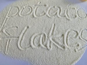 100% טבעי אורגני, בעל תקן ISO/HALAL, 25 ק\"ג אבקת תפוחי אדמה מיובשת, דרגת מאכל, 6-8% לחות, גודל פתיתים 3-5 מ\"מ - Product Image 5