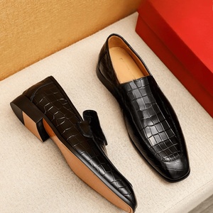 Mocasines de Alta Calidad, Cuero Vacuno con Patrón de Cocodrilo Repujado, Punta Cuadrada, Forma de Zapato Afilada, Cuero Genuino Transpirable, Ferragamos - Product Image 3