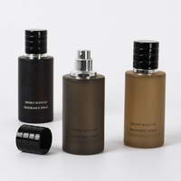 Vaporisateur d'ambiance en verre de luxe de 50ml désodorisant de parfum domestique de conception moderne avec motif d'huile caractéristique de voiture durable
