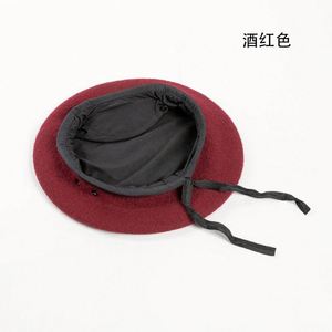 Béret en Laine de Haute Qualité avec Broderie de Logo Personnalisé, 100% Laine, Plusieurs Tailles, Doublure Brodée, Béret Grande Taille pour Femme, Vente en Gros - Product Image 6