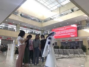 Intelligent <strong>Commercial</strong> Service <strong>Robots</strong> Are Used in Public Places - Product Image 4