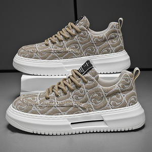 Chaussures en toile, polyvalentes et élégantes, à talon bas, adaptées aux styles décontractés et sportifs, et parfaites pour les hommes. - Product Image 2