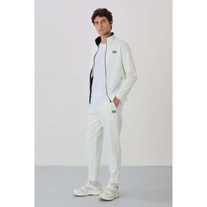 Conjunto Deportivo Ecru de Corte Estándar para Hombre Air Jones, Tela Kral Pike de Poliéster, Viscosa y Elastano, Ropa Deportiva Informal y Cómoda - Product Image 4
