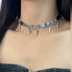 Collar tipo gargantilla de acero de titanio estilo punk con púas para mujer, accesorio de moda para el día a día - Product Image 2