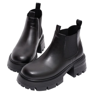 Bottines Chelsea noires à plateforme haute, semelle antidérapante et durable - Product Image 5