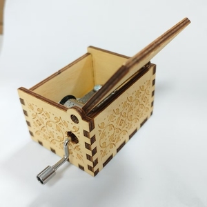 Carillon in Legno Personalizzato con <span class=keywords><strong>Musica</strong></span> e Design 'Jesus Loves Me' a Manovella - Product Image 4