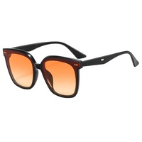 Vente chaude en gros femmes hommes lunettes de soleil durables carré mode UV400 lentilles rétro Vintage lunettes de soleil