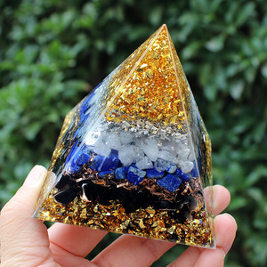 <b>Crystal</b> <b>Chip</b> Pyramid Resin Epoxy Craft Desktop Ornament Gold Leaf Stone Style Home Decoration - Product Image 3