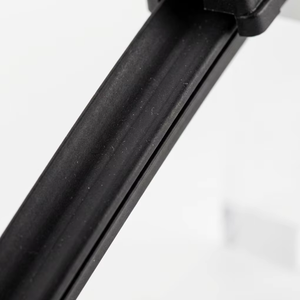 Escobilla Limpiaparabrisas Universal de Alto Rendimiento con Sistema de Pulverización de Agua, Pedidos de Pequeñas Cantidades Disponibles - Product Image 3