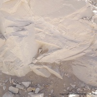Poudre de kaolin calciné blanc à forte demande KA 01 avec 45% SiO2, 2% Fe2O3 et 34% Al2O3 pour la production de porcelaine en Égypte, faible MOQ, en vente