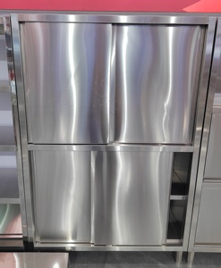 Mesa de Trabajo de Acero Inoxidable con Ruedas para Cocina Comercial, Preparación de Alimentos, Corte y Uso en Hoteles y Restaurantes - Product Image 4