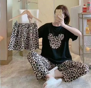 Ensemble pyjama d'été 3 pièces pour <span class=keywords><strong>femme</strong></span> Yicheng Factory : haut à manches courtes, short et pantalon long, motif dessin animé - Product Image 1