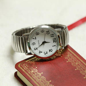 Nouvelle <span class=keywords><strong>montre</strong></span> à quartz pour homme, grand cadran, lecture facile, ton or/argent, <span class=keywords><strong>bracelet</strong></span> élastique de 16 mm, boîtier en alliage, verre, <span class=keywords><strong>montre</strong></span>-<span class=keywords><strong>bracelet</strong></span> sport élégante - Product Image 2