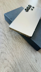 Teléfono Inteligente S25 Ultra 5G Edición Oro, Procesador Deca Core, Soporte en Inglés, Cámara de Alta Definición, Pantalla OLED Grande de 120 Hz para Juegos - Product Image 3
