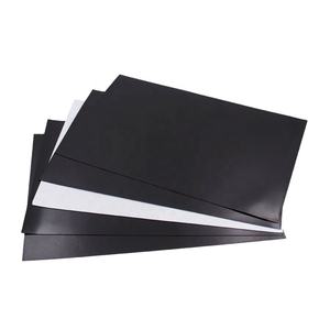 Feuille de caoutchouc magnétique souple permanente personnalisée, autocollante, panneau magnétique flexible avec moulage pour usage industriel - Product Image 1
