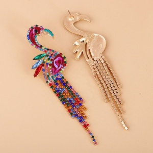 Boucles d'oreilles flamant rose de style européen et américain, inspirées de la mode coréenne, avec pampilles simples et polyvalentes, plaquées or, ornées de cristaux et de strass - Product Image 4