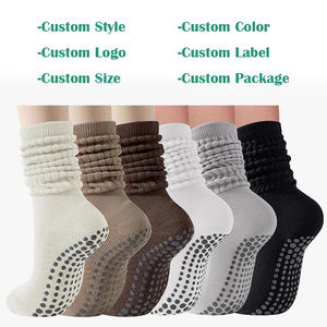 Calzini Antiscivolo per Pilates Personalizzati OEM con Etichetta Logo, Calzini Lunghi a Coscia Alta Morbidi e Comodi in Bianco, Marrone e Beige - Product Image 3