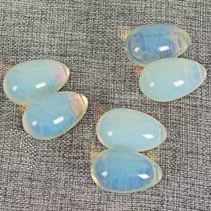 Huevo Yoni de Opalita Natural, Piedra Preciosa Tallada, Colgante de Huevo, Joyería de Piedra Pulida para Mujer - Product Image 3