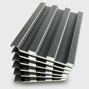 Panneau de toiture sandwich en aluminium au design moderne pour entrepôts, maisons préfabriquées, chambres froides extérieures - <span class=keywords><strong>Isolation</strong></span> thermique, étanche - Product Image 1