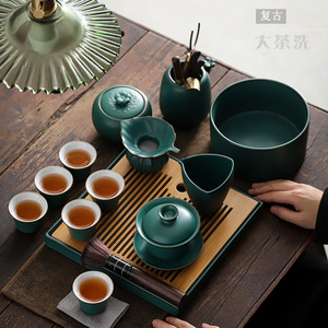 Escurridor de Té Grande de Cerámica Retro, Diseño Espiral Redondo con Esmalte Verde Oscuro, para Ceremonia del Té - Product Image 4
