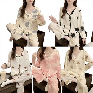 2025 otoño mujer ropa <span class=keywords><strong>de</strong></span> dormir seda manga larga conjunto <span class=keywords><strong>de</strong></span> dos piezas pijama coreano solapa elegante estampado señoras ropa <span class=keywords><strong>de</strong></span> casa trajes <span class=keywords><strong>de</strong></span> noche - Product Image 1