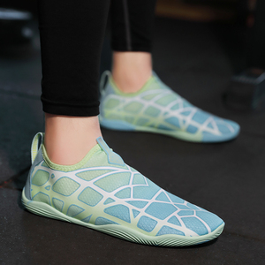 Chaussures aquatiques élastiques à séchage rapide personnalisées unisexe taille 36-45 chaussures de pataugeoire hommes en amont plage pieds nus pantoufle - Product Image 4