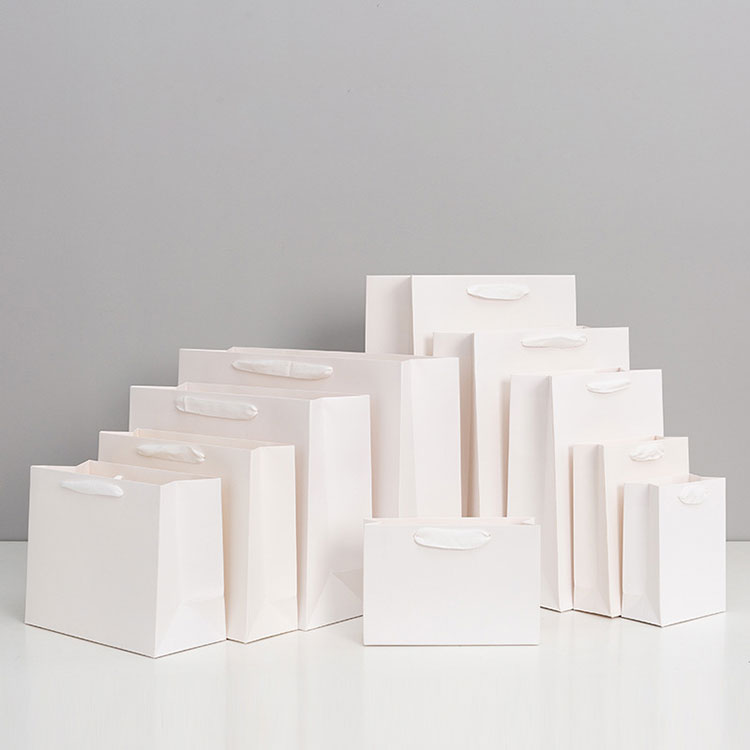 Wholesale Customized Eco-friendly Recyclable Paper Bags White Paper Bag