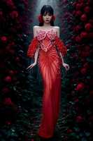 Robe de scène de luxe personnalisée Ocstrade en maille rouge ornée de strass, épaules dénudées, fleurs 3D, perles, franges, tenue de performance pour chanteuse