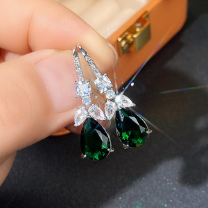 Orecchini Pendenti Vintage a Goccia Verde a Forma di Pera per Donne, Eleganti Accessori per Orecchie da Indossare Quotidianamente - Product Image 2
