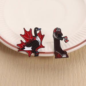 Badges en métal émaillé personnalisés style <span class=keywords><strong>Canada</strong></span> <span class=keywords><strong>Goose</strong></span>, épingles en étain noires et rouges pour veste, pour enfants, personnalisation OEM en usine - Product Image 6
