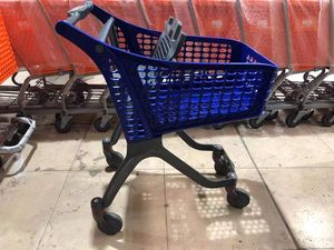 Keranjang belanja plastik ringan tidak dapat dilipat logo kustom dengan roda Universal - Product Image 5