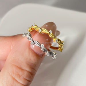 Anillo Apilable Clásico de Latón con Piedras Preciosas, Diseño Nuevo, Chapado en Oro de 18K con Ágata Musgosa para Mujer - Product Image 1