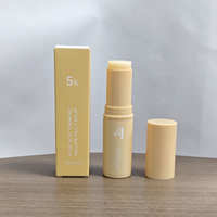 Stick hydratant multi-balsamique au curcuma et à l'acide kojique avec logo personnalisé, traitement éclaircissant et blanchissant, éliminateur de taches brunes