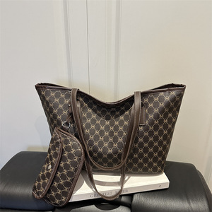 Sac fourre-tout grande capacité pour <span class=keywords><strong>femme</strong></span> avec <span class=keywords><strong>pochette</strong></span>, réversible 2-en-1, sac à bandoulière en PU, sac à main léger de créateur pour le <span class=keywords><strong>travail</strong></span> quotidien, sac d'université - Product Image 5