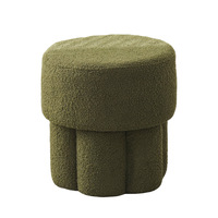 Tabouret en bois moderne et minimaliste en polaire corail, idéal pour la maison, la salle de bain, l'entrée, le maquillage ou comme tabouret de salon.
