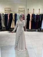 Robe de luxe semi-extravagante ornée de paillettes et de diamants, avec lacets, style islamique, longue robe, jalabiya, kaftan, abaya pour l'Aïd