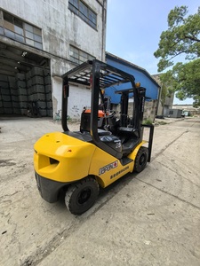 Montacargas Diésel Komatsu FD25 de 2.5 Toneladas, Usado, en Buenas Condiciones, Equipo Industrial Contrabalanceado FD25 en Venta - Product Image 5