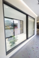Ventana Corredera Panorámica de Aluminio con Marco Negro Moderno, Venta al Por Mayor de Fábrica, para Balcón Exterior de Apartamentos de Gran Altura