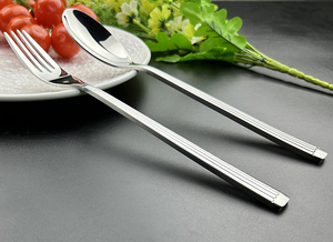 Nouvel ensemble de couverts en acier inoxydable, manche épais, cuillère et fourchette de luxe haut de gamme, manche à motif personnalisé - Product Image 3