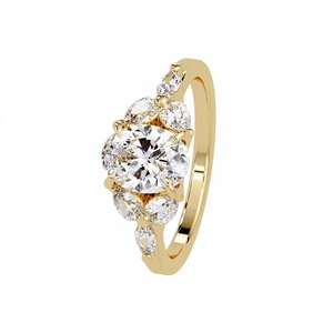 Anillo de compromiso de lujo de oro amarillo de 14K con diamantes de corte ovalado de 2.20 CT TDW y piedras laterales marquesa y redondas con engaste de garras - Product Image 2